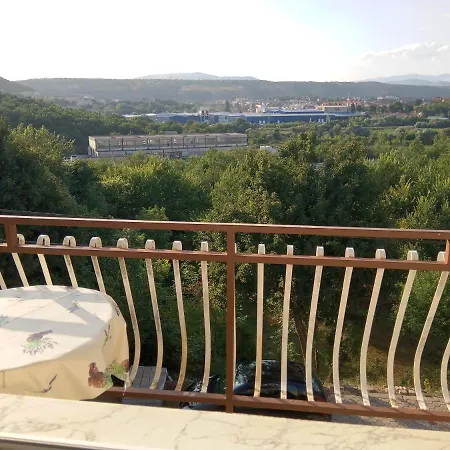 Owl Nest, Ubytování v soukromí